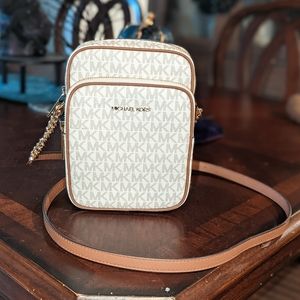 Michael Kors Jet Set Crossbody Vanilla Acorn